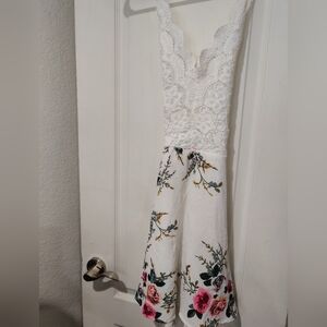 Summertime Fun Lace & Floral dress